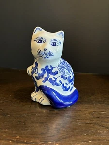 Chinese Blue And White Porcelain Cat - Picture 1 of 5