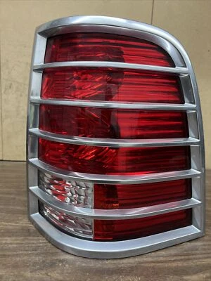 2002,2003,2004,2005 MERCURY MOUNTAINEER PASSENGER RIGHT SIDE TAIL LIGHT OEM - Image 1 of 4