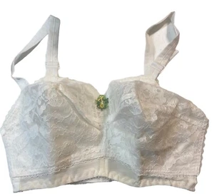 FIGURETTES vintage 1960's white lace bra - Sz 28E- Adjustable-Made In USA - Picture 1 of 10