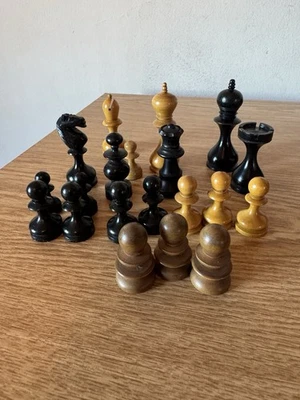 Antique miscellaneous chess pieces for spares or replacement incomplete - Image 1 of 4