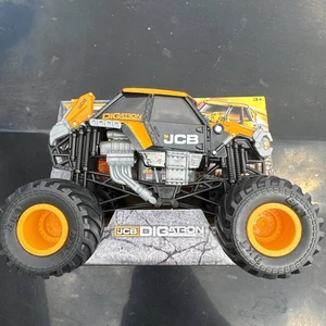 Monster Jam JCB DIGATRON Truck 1/24 Series 25 Yellow and Black NEW - Picture 1 of 2