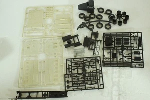 Studebaker US6 Kung (repair shop), kit Miniclassic 1:43 - Picture 1 of 5