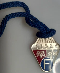 Collectable 83-84 Melbourne Cricket Club Medallion - Picture 1 of 3
