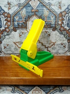 Vintage Play-Doh Factory PRESSE mit Schablonenstreifen mit fünf Schablonen, nie benutzt - Bild 1 von 5