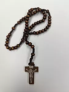 * 10 Stück * Kleiner Taschen Holz Rosenkranz (Walnuss - 4 mm Perlen) INRI Holz Kruzifix - Bild 1 von 5