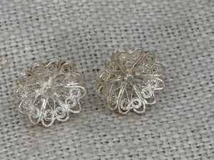 VINTAGE 925 silver filigree flower stud EARRINGS - Picture 1 of 6