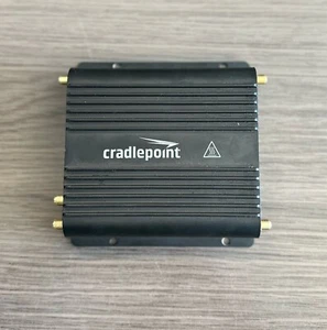 Cradlepoint IBR900LP6 Series Cloud-Managed Networking Router with power cable. - Afbeelding 1 van 3