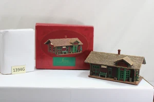 1994 HALLMARK ~SARAH PLAIN & TALL~ "HAYS TRAIN STATION" (TIM BAUER) BEAUTIFUL - Picture 1 of 11