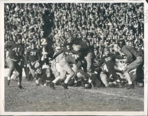 1932 St Marys Gaels Halfback Partee Runs VS Santa Clara Broncos Press Photo - Picture 1 of 2