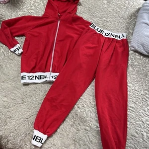 Girls Tracksuit Size 6-8 - Picture 1 of 10
