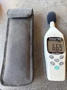 Noise Meters NM102 DB Sound Meter With Case - Picture 1 of 3