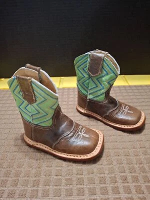 Roper Cowbabies 棕色和绿色皮革蹒跚学步的西部靴,尺寸 3 雪佛龙 Patte — 第 1/4 张图片