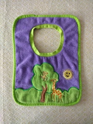 Babador de microfibra Norwex bebê/criança roxo multicolorido árvore da selva girafa macaco - Imagem 1 de 4