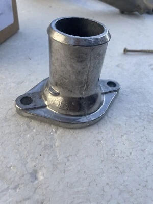 Carcasa termostato Chevrolet 6.2 diésel NOS CUCV NSN 2930-01-147-4198 14028918 Foto 1 de 4