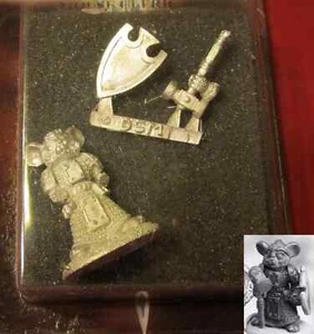 Espada Oscura DSM-8068 Ratón Clérigo con Warhammer y Escudo Roedor Guerrero-Sacerdote - Imagen 1 de 1