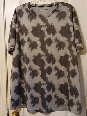 CAMISA DEPORTIVA SOLARIS HOMBRE GRIS Y NEGRO ESTAMPADO CUELLO REDONDO Talla 2XB Foto 1 de 3