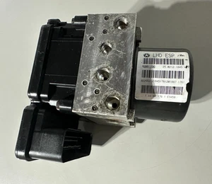 Módulo de bomba de freno antibloqueo ABS 2010-2013 Jeep Compass Patriot P68091115AD - Imagen 1 de 8