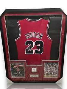 MICHAEL JORDAN CHICAGO BULLS 23 SIGNED HUGE 43x34 2-9X10 PHOTO FRAMED RED JERSEY - Picture 1 of 12
