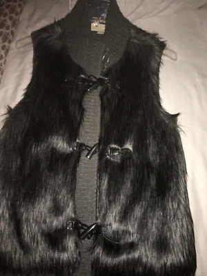 Chaleco Michael Kors de piel sintética para mujer cierre de botones gris/negro forrado talla grande Foto 1 de 4