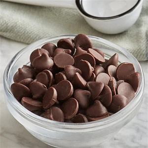 Guittard 25 lb. 41% Semi-Sweet Chocolate 1M Baking Chips WS-409G0138C25 - Picture 1 of 2