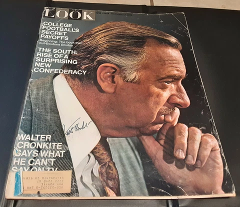 WALTER CRONKITE - LOOK Magazine (November 17, 1970) - SIGNED Cover