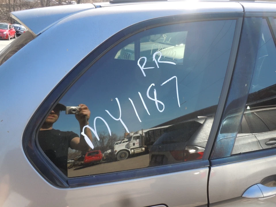 BMW X5 2000-2006 cuarto trasero ventana vidrio pasajero derecho OEM SIN opción aislante Foto 1 de 1