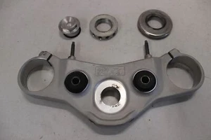 KTM Duke 690 Duke 690 R triple clamp top original used manufactured: 2014 - Picture 1 of 3