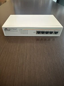 Allied Telesyn AT-FS705L 10base-T/100base-Tx 5 Port Fast Ethernet Switch - Picture 1 of 6