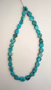 RARE-NACOZARI TURQUOISE 8-11 x 11-14MM FLAT NUGGET BEADS - 16" - 1792E - Picture 1 of 3
