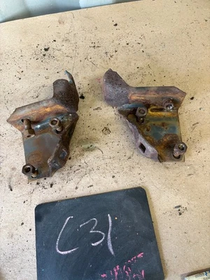 Chevrolet GMC C10 C20 C30 K10 K20 K30 K5 1981 1987 1991 SOPORTES DE PARACHOQUES DELANTERO OEM Foto 1 de 4