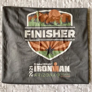 Offizielles Ironman Finisher Trikot 2021 Tempe Arizona grau neu ohne Etikett Größe Medium - Bild 1 von 7