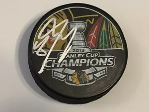 Disco de la Copa Stanley 2013 firmado por Marcus Kruger certificado de autenticidad Chicago Blackhawks Hurricanes - Imagen 1 de 1