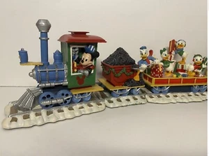 Nuovo con scatola Danbury nuova di zecca: porcellana treno di Natale Disney Topolino 6 statuette con COA - Foto 1 di 7