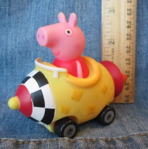 PEPPA PIG MINI YELLOW ROCKET BUGGY CAR 3" Vinyl Figure Jazwares THK4 - Picture 1 of 4