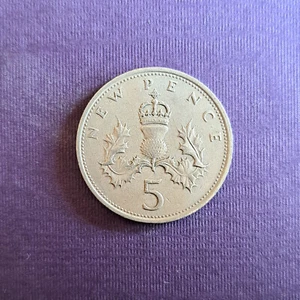 5 New Pence Münze aus Großbritannien von 1968 (sehr schön) - Bild 1 von 2