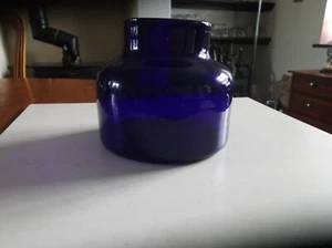 VINTAGE COBALT BLUE HAND BLOWN GLASS VASE - Picture 1 of 4