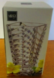 Jarrón rectangular Mikasa, 7" de alto, ángulos, sin usar, ¡excelente estado! - Imagen 1 de 6