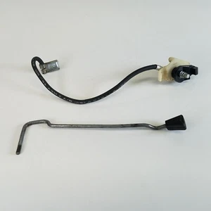 Poulan Woodsman 1800 Chainsaw kill switch assembly with screw (S06) - Imagen 1 de 3