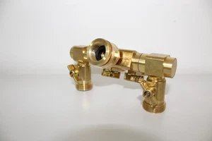 UPP Wasserverteiler 3 Wege für 1/2" + 3/4" Wasserhahn- & Schlauchanschluss 3/4" - Bild 1 von 3