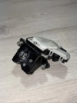 Mazda CX-5 2013-2016 cierre de puerta trasera actuador OEM Foto 1 de 4