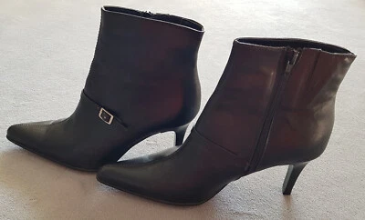 Stiefelette schwarz mit Reißverschluss - Bild 1 von 4