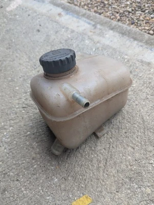 Vauxhall Nova Corsa A Header Expansion Tank With Cap - Image 1 of 4
