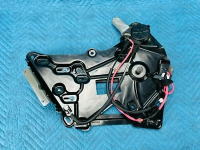 Regulador de vidrio de cuarto de conductor convertible Toyota Solara 2000-2003 OEM Foto 1 de 4