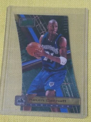 KEVIN GARNETT 1998-1999 Topps Stadium Club TRIUMVIRATE LUMINOUS #T3B Diecut 💎 - Image 1 of 2