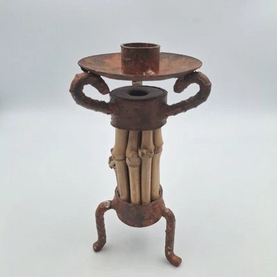 Candelabro de metal rústico bambú acento de contraste pátina de tres patas resistente 7 pulgadas Foto 1 de 4