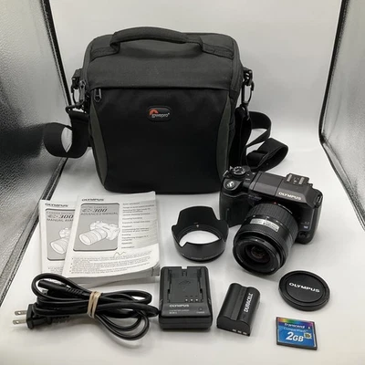 Cámara digital Olympus Evolt E-300 8,0 MP SLR con lente 14-45 mm f/3,5-5,6 Foto 1 de 4