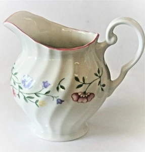 Vintage Johnson Bros Made in England 1883 White Swirl Floral Pastel Creamer ! - Picture 1 of 6