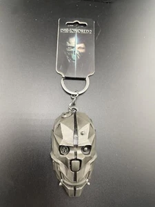 Dishonored 2 Corvo Attano Metal Mask Keychain Video Game Bethesda Bioworld NEW - Foto 1 di 3
