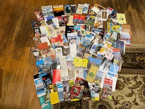 Lotto 175+ brochure da viaggio anni 60 70 guide mappe vintage USA VA MA PA VT - Foto 1 di 7