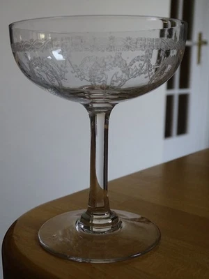 SAINT LOUIS CRISTAL 1 ANCIENNE COUPE A CHAMPAGNE MODELE NOEL EPOQUE 1920 - Photo 1/4